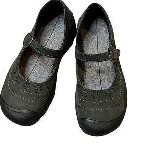 Keen leather round toe laser cut flower Mary Jane flat shoes grey size 8.5